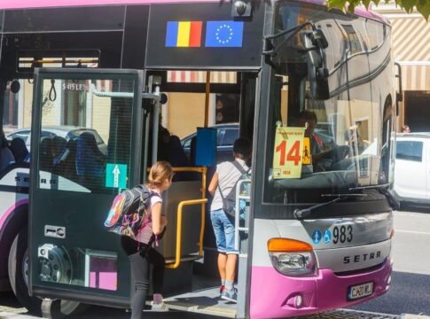 Transport gratuit pe toate liniile de autobuz din Cluj-Napoca pentru elevii din zona metropolitană