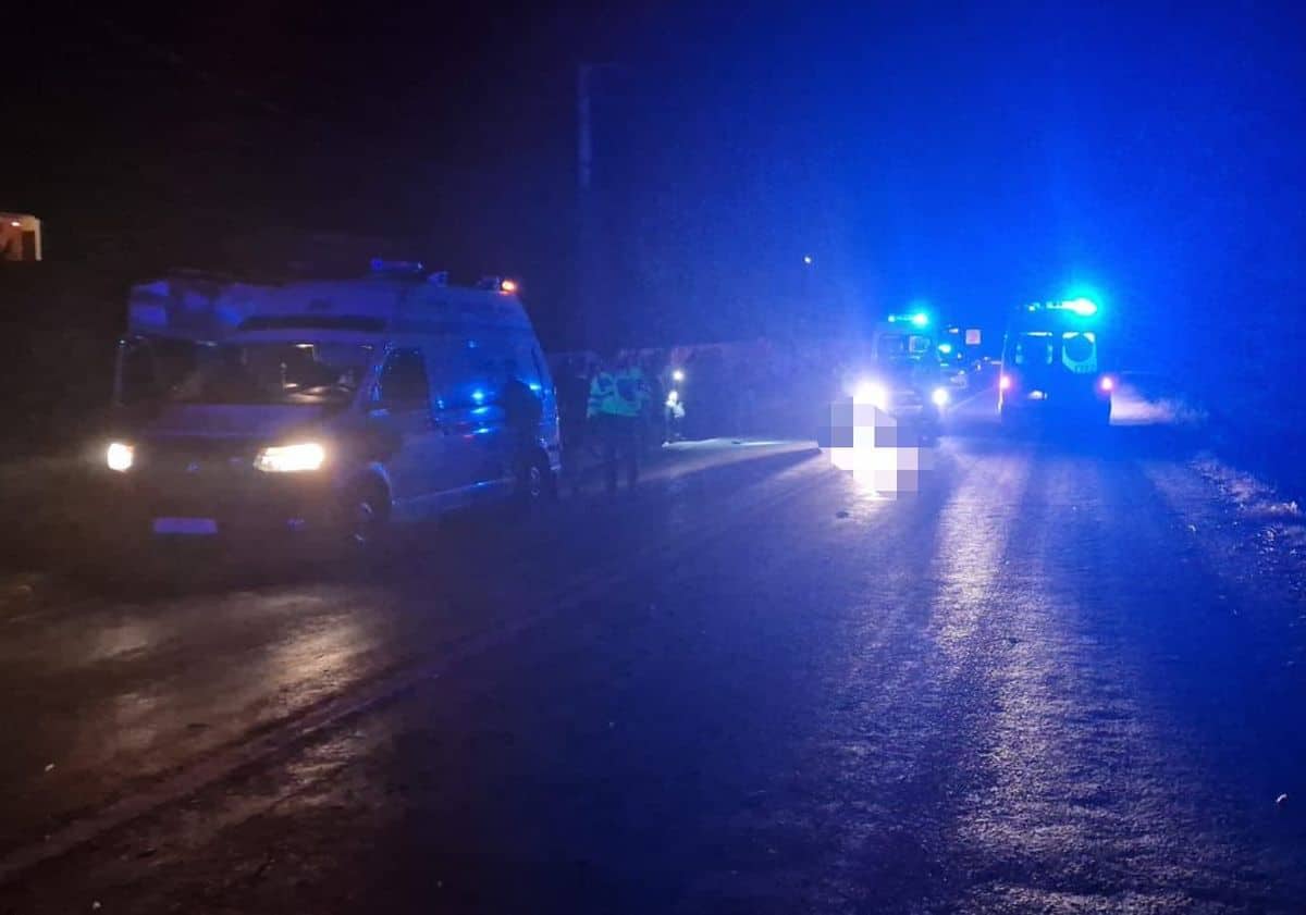 O ambulanță a accidentat mortal un bărbat în Vrancea