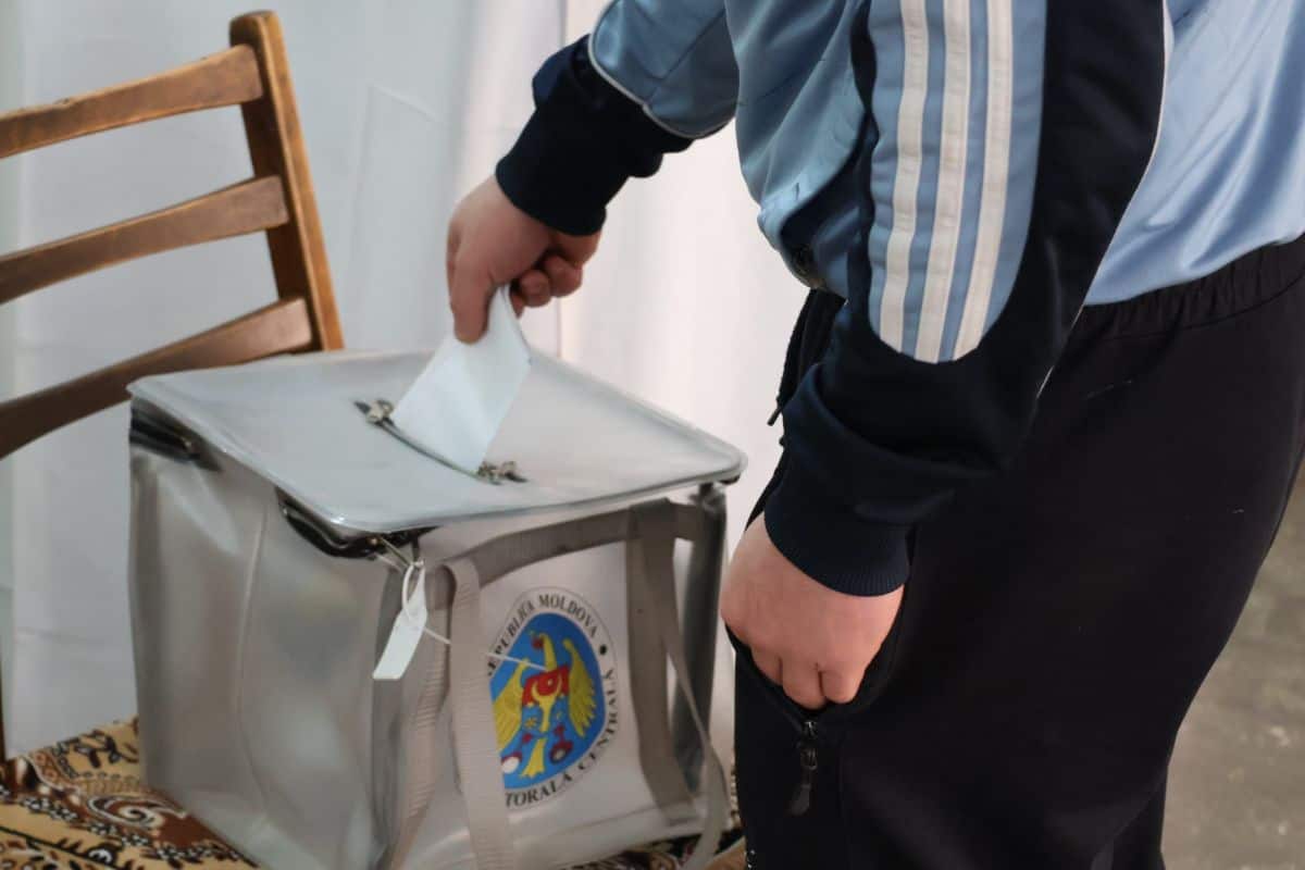 Alegeri locale generale în Republica Moldova. 35% prezență la vot la ora 17.00