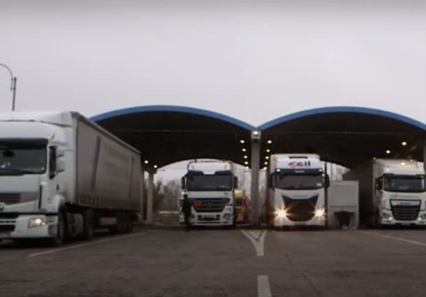 Aktual24: Poluarea de la granița României cu Bulgaria atinge cote alarmante din cauza tirurilor care staționează zile întregi