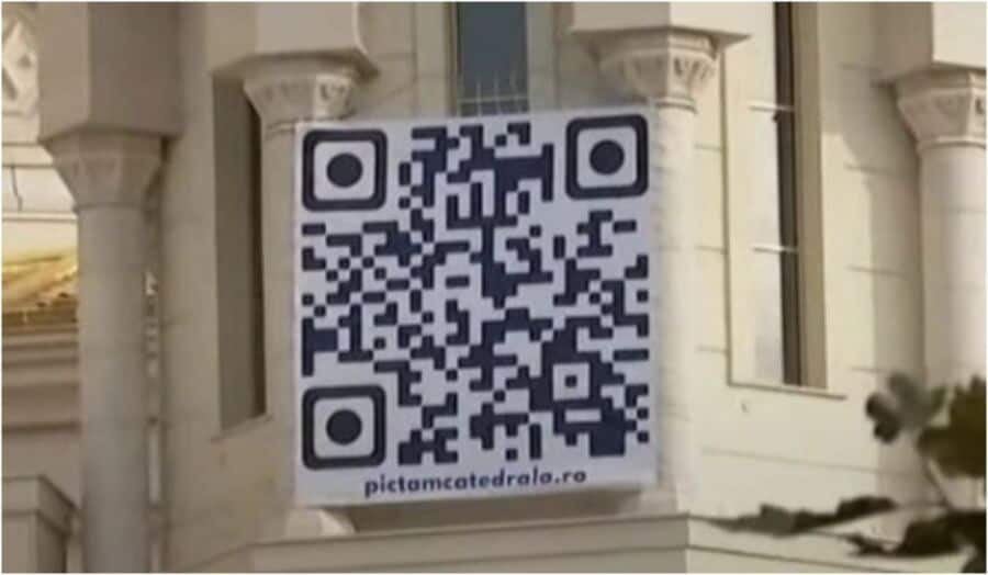 Noua „icoană” de pe Catedrala Națională: un cod QR de 3 metri