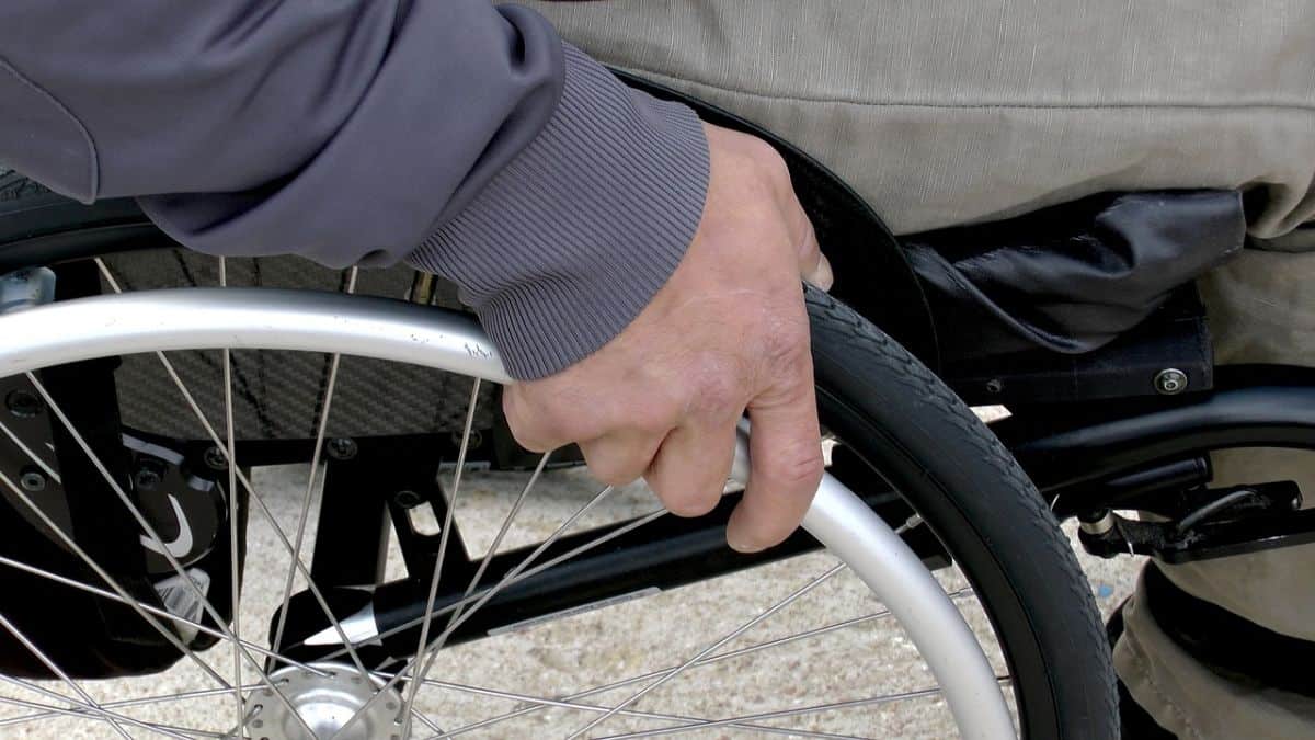 Restanțe la indemnizațiile persoanelor cu handicap și asistenților personali din comuna Stâlpeni