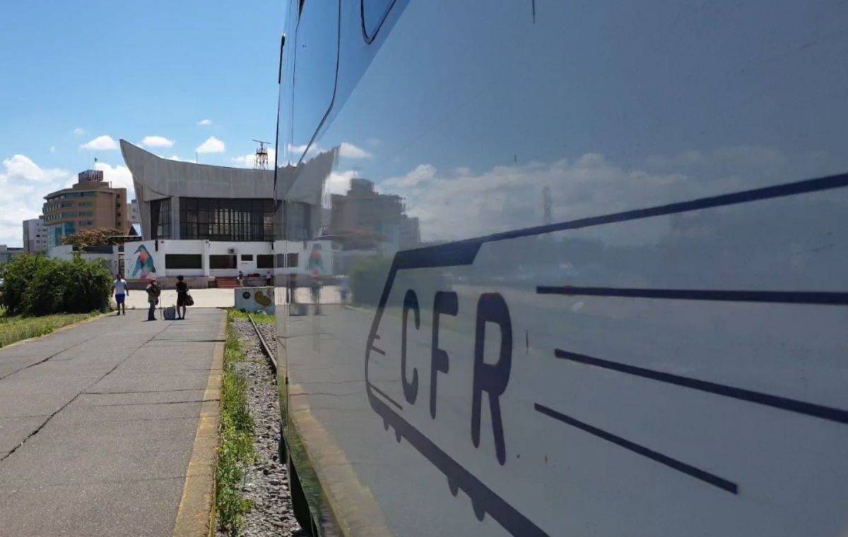 Un tren București – Brașov a greșit traseul și a ajuns spre Buzău. CFR Călători se delimitează de vinovăție