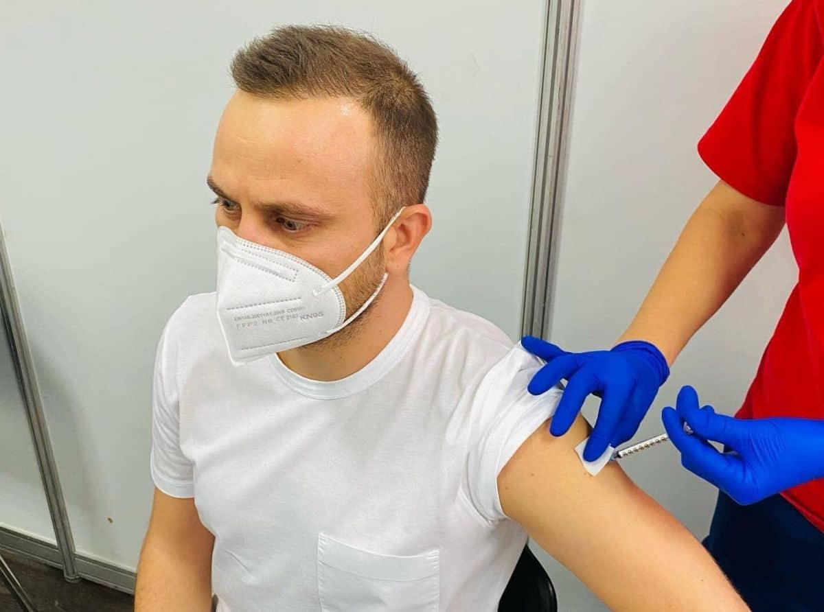 Peste 21.000 de doze de vaccin anti-COVID pentru județul Hunedoara au expirat