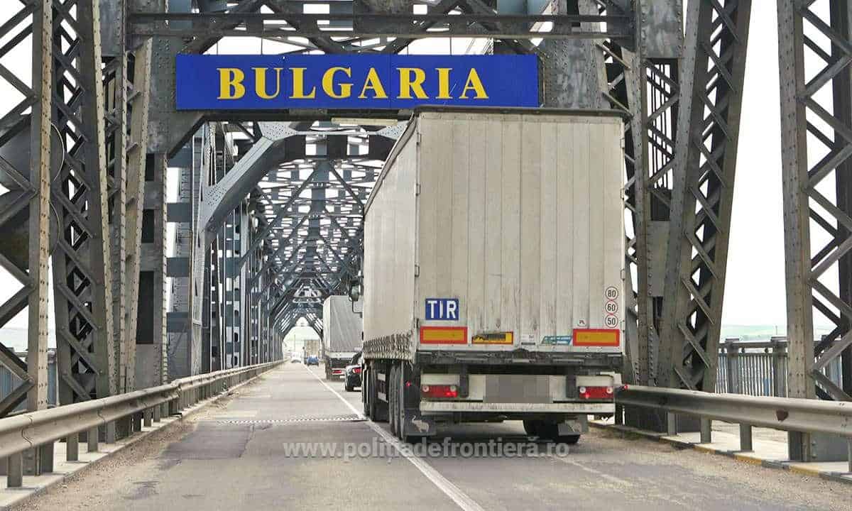 Taxa pentru trecerea Podului Giurgiu-Ruse va fi achitată doar în lei, spun reprezentantii Ministerului Transporturilor