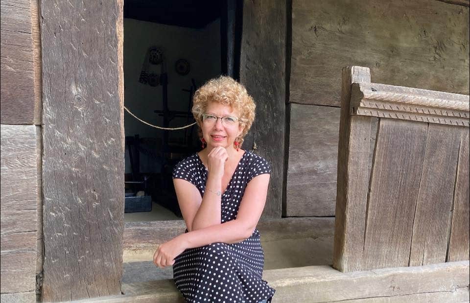 Veronica Costache a plecat în Londra să fie mai aproape de fiul ei și a ajuns să ajute sute de copii