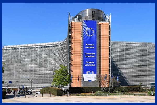 Comisia Europeană dată în judecată de o asociație a procurorilor, pentru că a ridicat MCV în cazul României