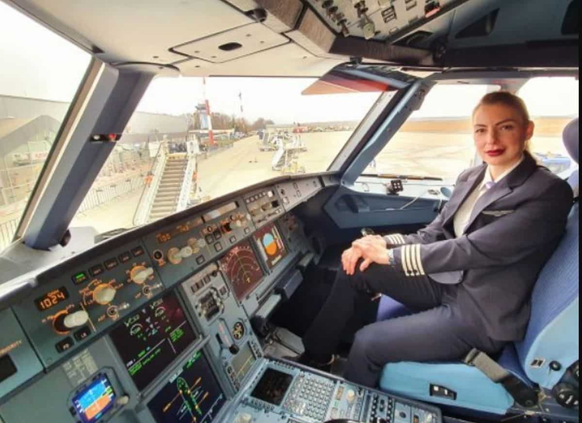 Singura femeie comandat de avion din Iaşi: „Siguranţa e cea mai importantă”