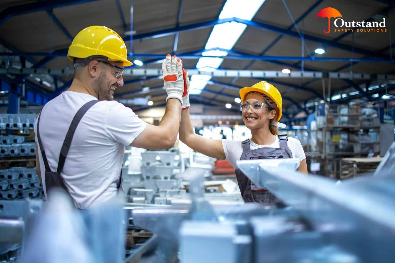 Cum creezi un mediu de lucru sigur pentru angajații tăi. Află de la specialiștii Outstand