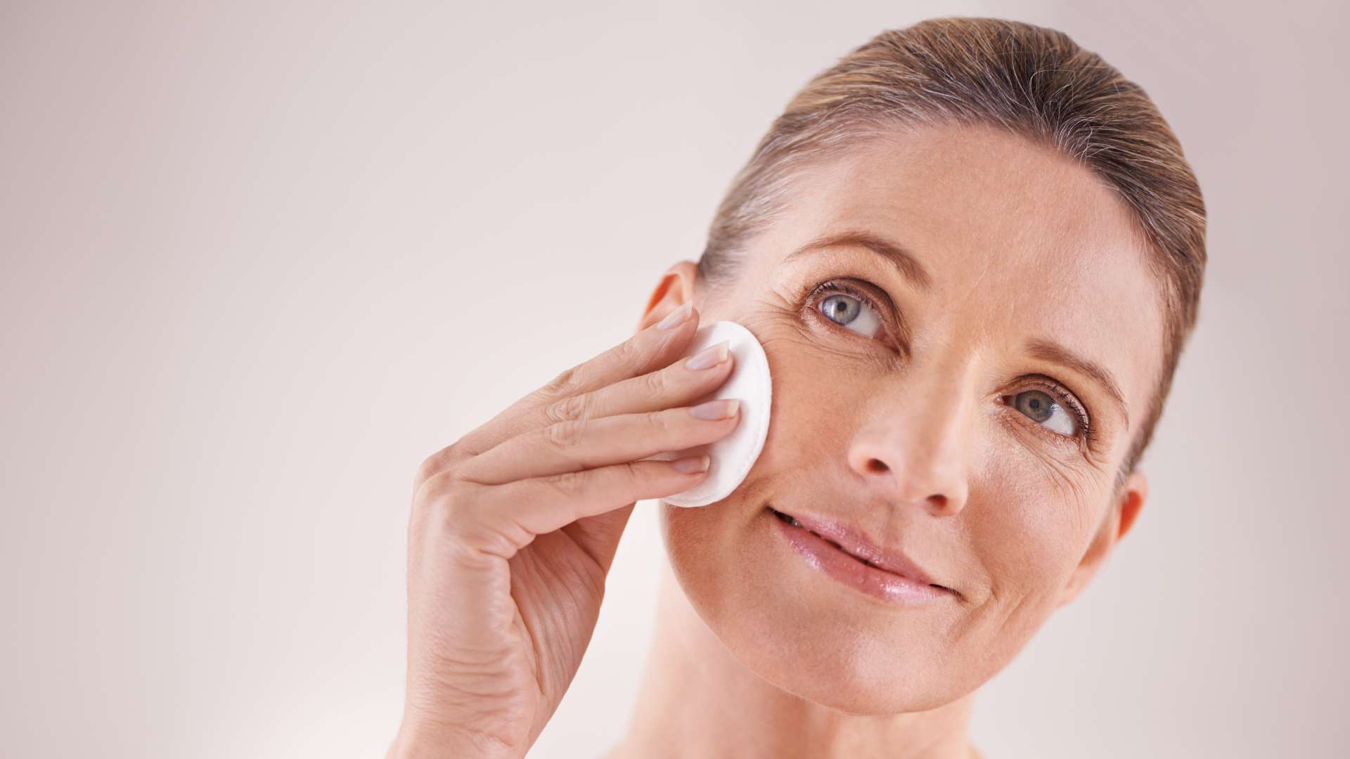Soluții eficiente pentru combaterea îmbătrânirii pielii