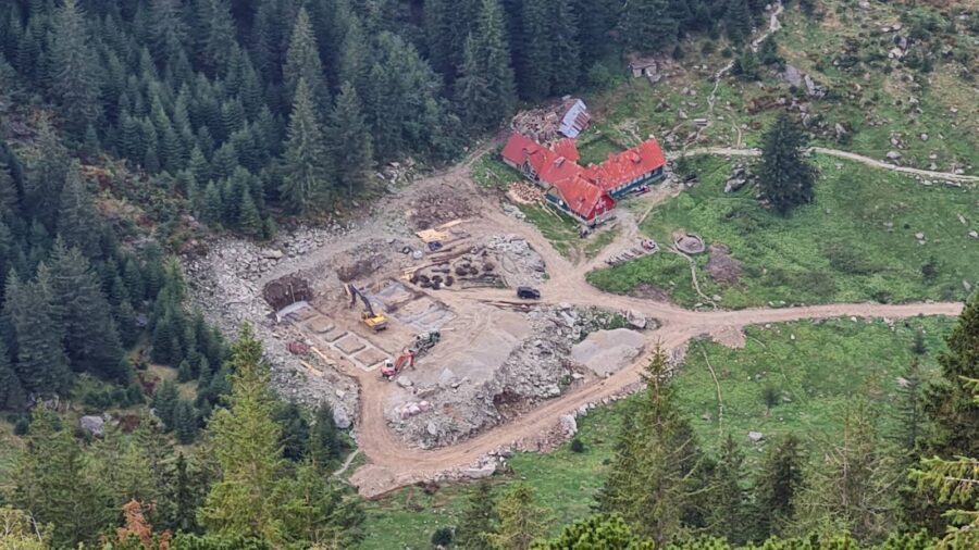 Cum este distrus un „colț de rai” pe Valea Sâmbetei pentru a se construi o mănăstire