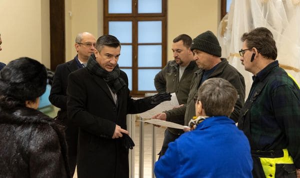 Sporuri de 100 de mii de euro pentru un proiect nerealizat la Primăria Iași - membrii proiectului au primit mii de lei lunar