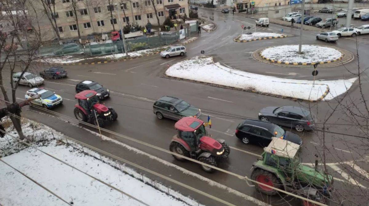 Fermierii din Botoșani continuă protestele