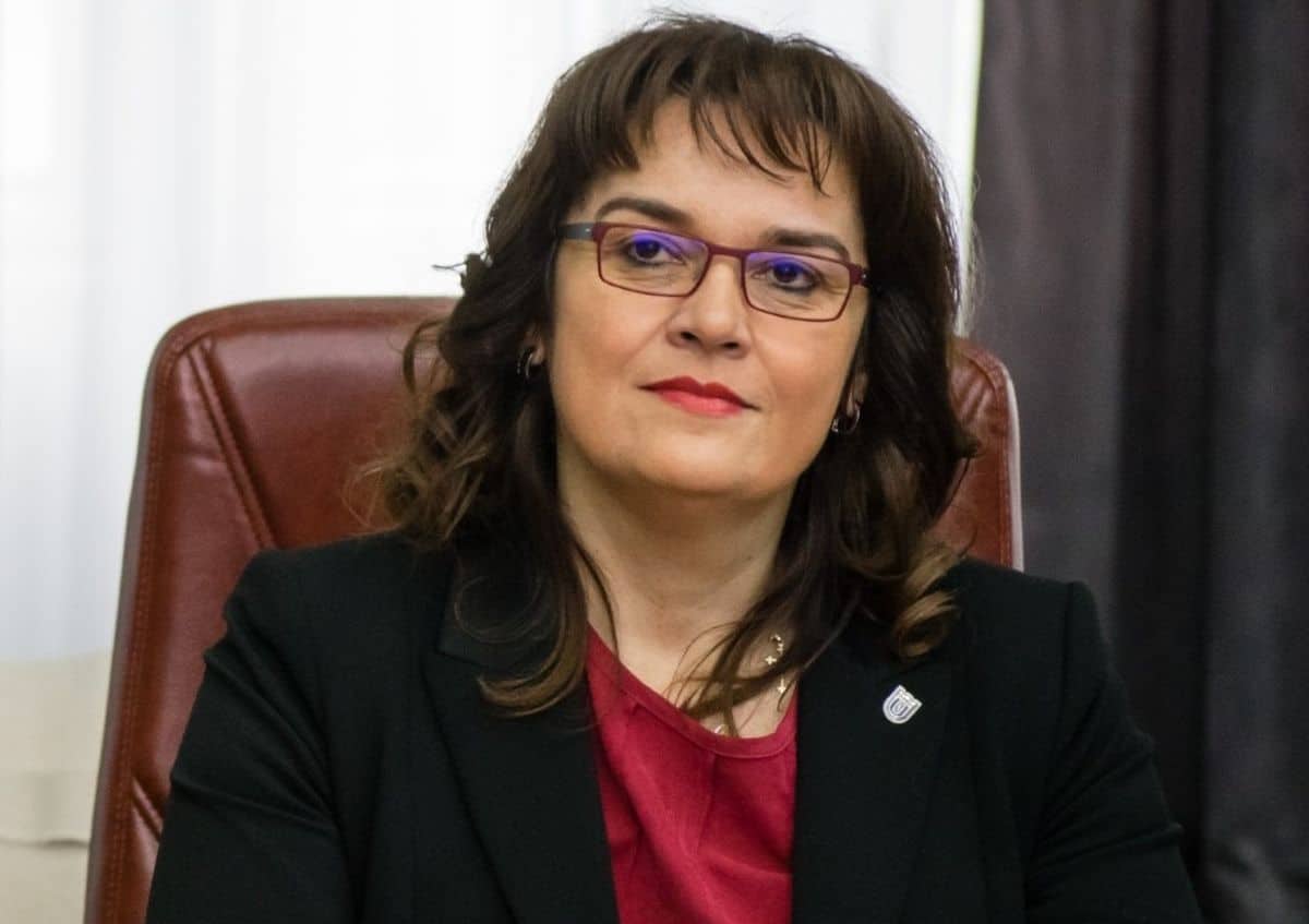 Ramona Lile nu este confirmată în funcția de rector la Universitatea Aurel Vlaicu din Arad, prin ordin al ministrului Educației (surse)