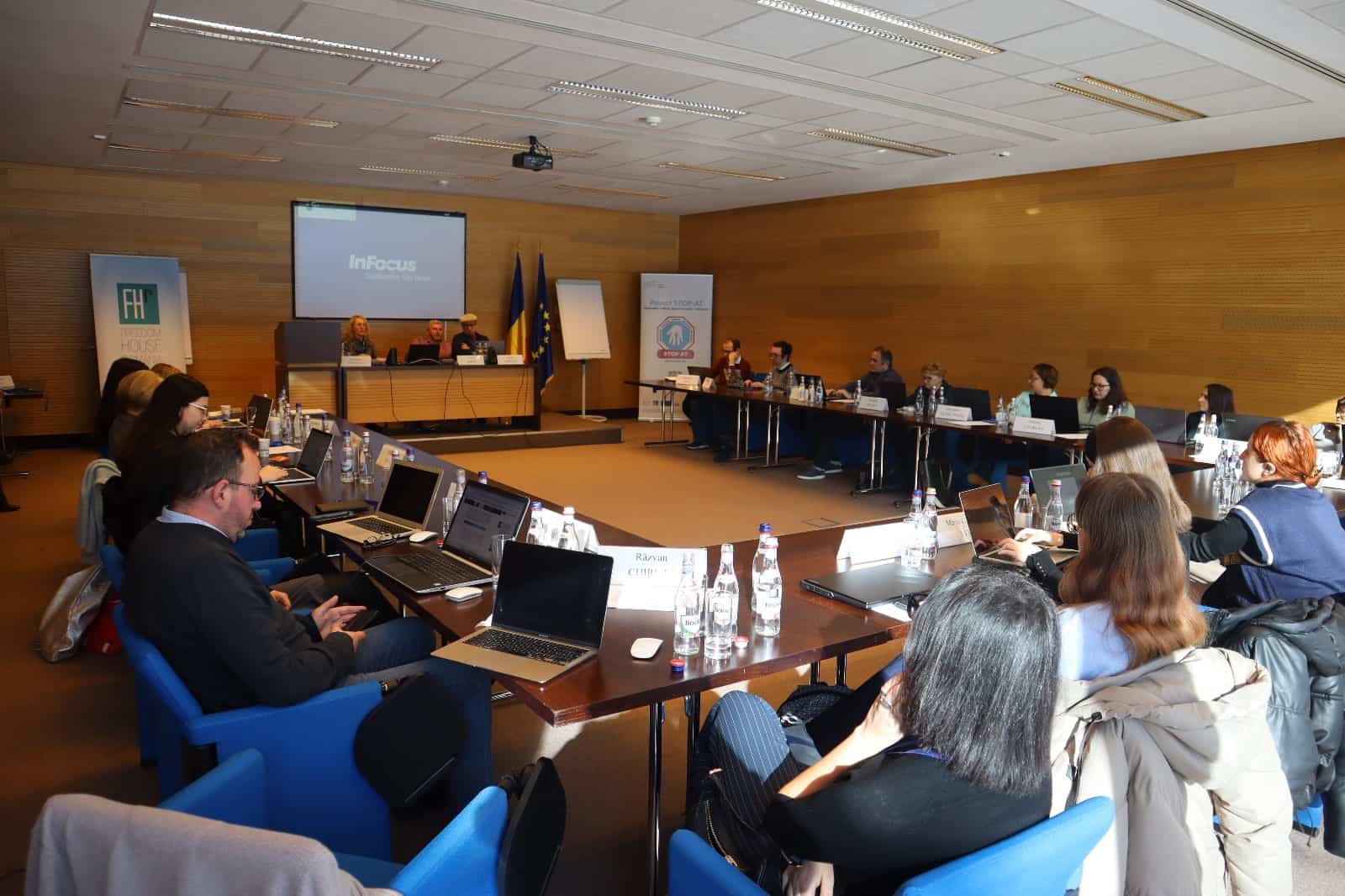 A început tabăra de formare în jurnalism de date