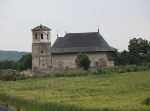 A cui e Mănăstirea Dobrovăţ