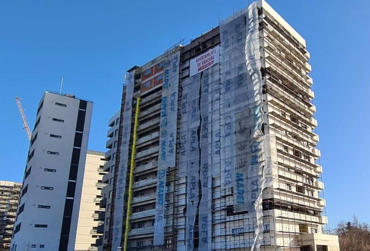 Au plătit integral apartamente pe care nu le-au mai primit. Foto: Ziaruldeiasi.ro