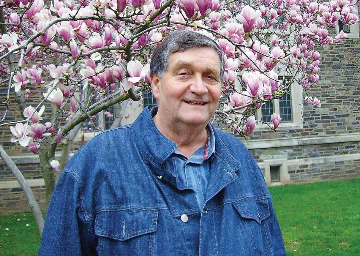 Asociația Editorilor din România regretă dispariția criticului și istoricului literar Alex Ștefănescu