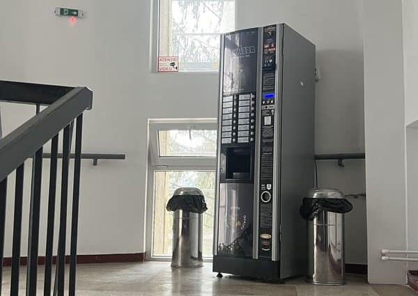 Spitalul de Recuperare din Iași ajută o firmă cu automate de cafea