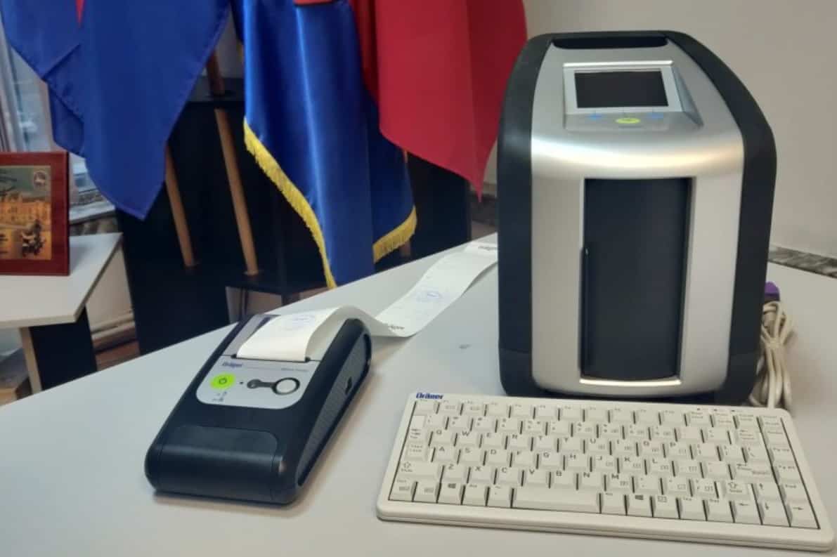 Şase noi aparate anti-drog au ajuns la Poliţia Rutieră Iaşi - un test costă 100 de euro, deci sunt destul de scumpe