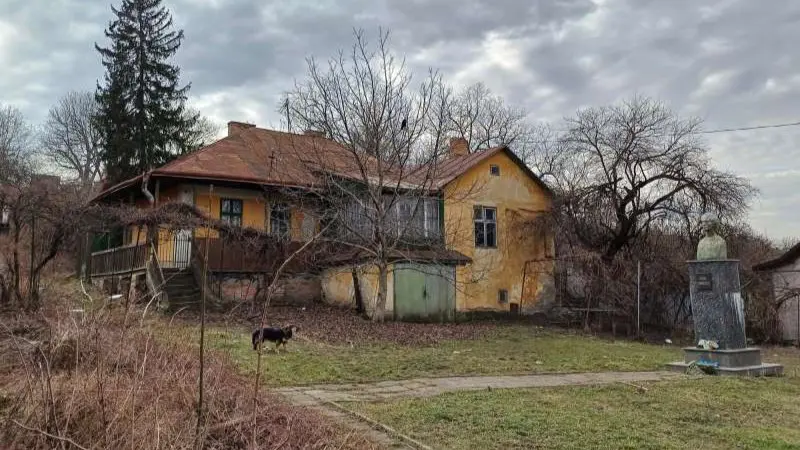 Casa în care a locuit Mihai Eminescu din Cernăuți stă să cadă - clădirea are nevoie urgentă de restaurare