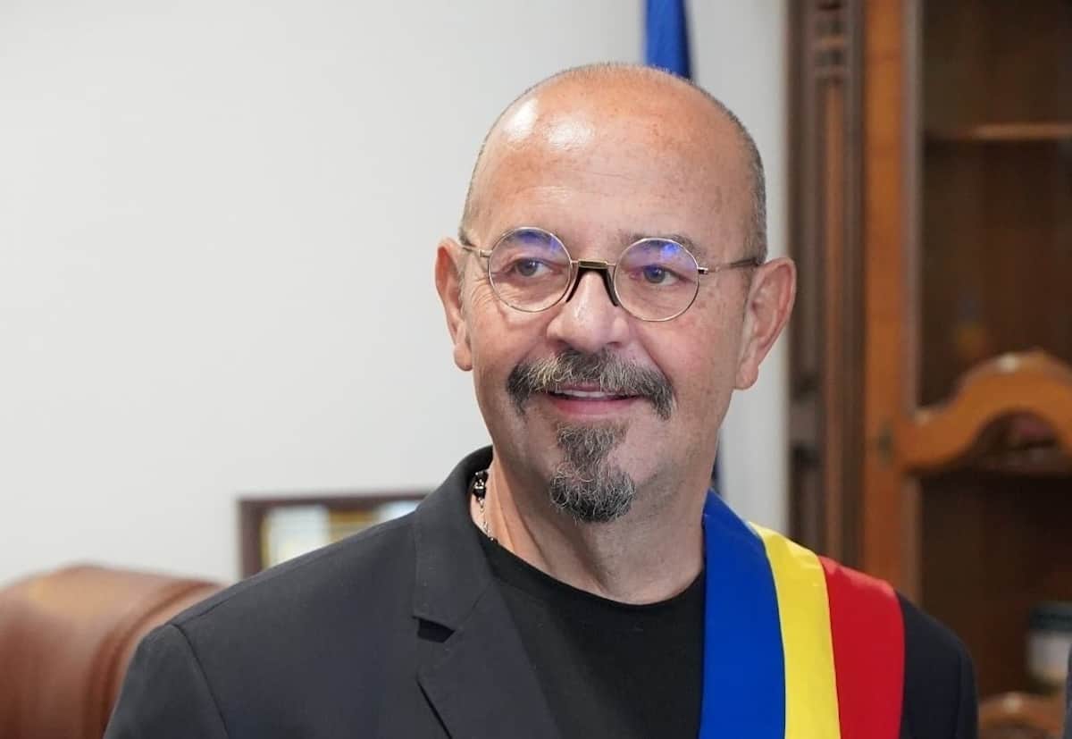 Cine minte: Piedone spune că ANI nu l-a informat despre conflictul de interese în care se află. Foto Facebook Cristian Piedone