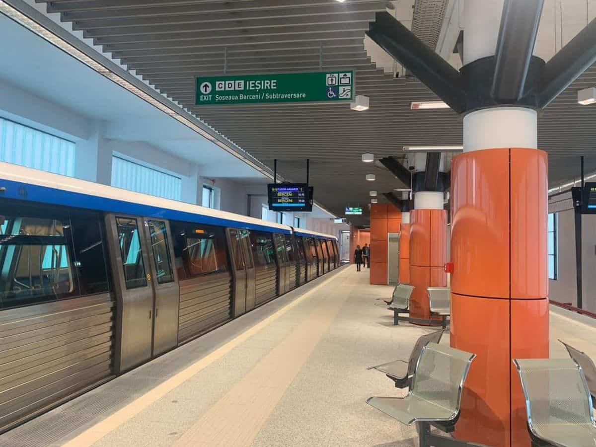 Două trenuri de metrou s-au ciocnit în staţia Timpuri Noi