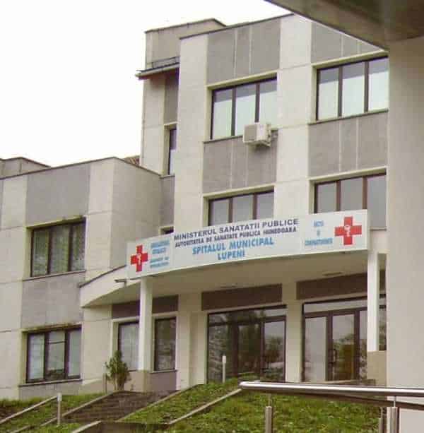 Doi medici s-au bătut ca să opereze un pacient. Conducerea a chemat poliția