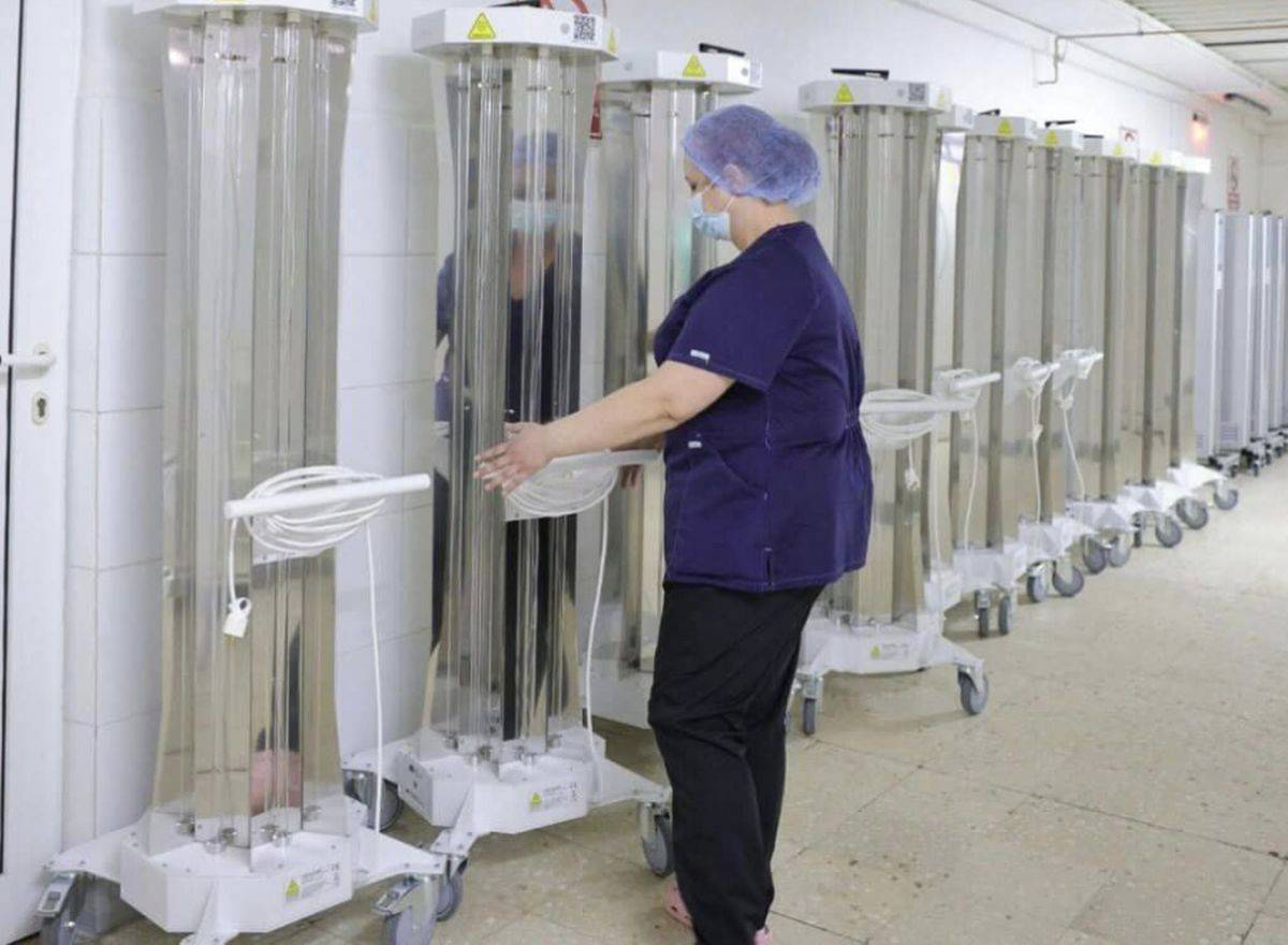 Sălile de operaţie şi saloanele Spitalului Judeţean Galați, dezinfectate cu roboţi