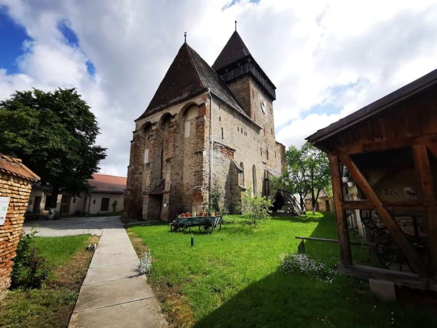 Biserici fortificate din Transilvania. Biserica din Axente Sever