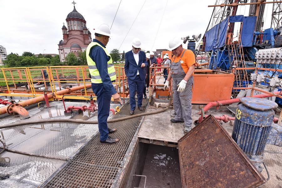 Energie geotermală pentru încălzirea caselor, proiect extins la Oradea. Șantierul de la Nufărul