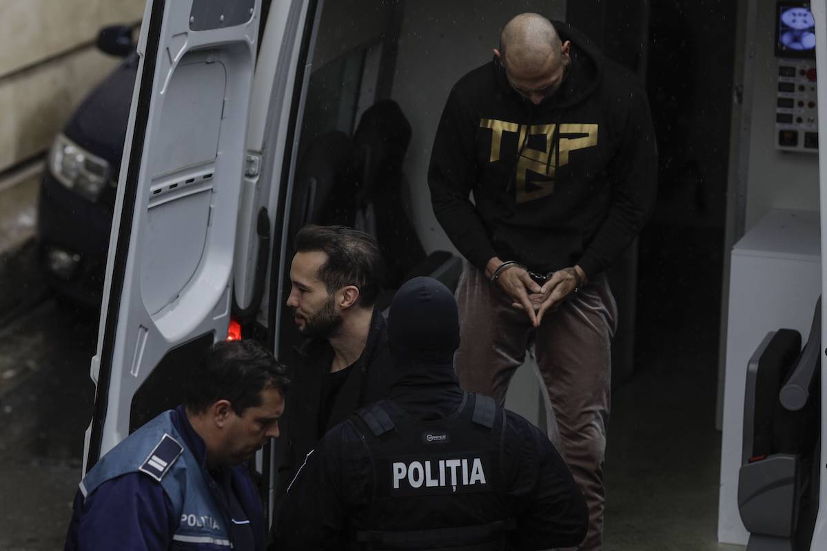 Frații Tate au fost reținuți din nou în România pentru acuzații de abuz. Foto: INQUAM_Photos_Octav_Ganea