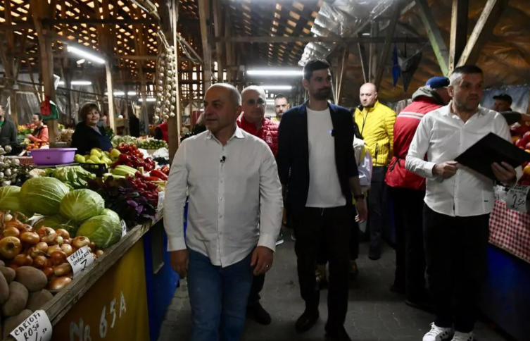 Motivul anulării evenimentelor de campanie ale lui Cătălin Cîrstoiu, candidatul PSD-PNL la Primăria Capitalei, trezește speculații pe fondul discuțiilor despre retragerea acestuia.