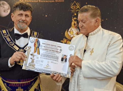 Filorusul Dorel Vișan a primit ordinul masonic Umaniterra, după o vizită la Moscova. Actorul clujean a primit din partea Ordinului Masonic titlul de Mare Maestru de Onoare.