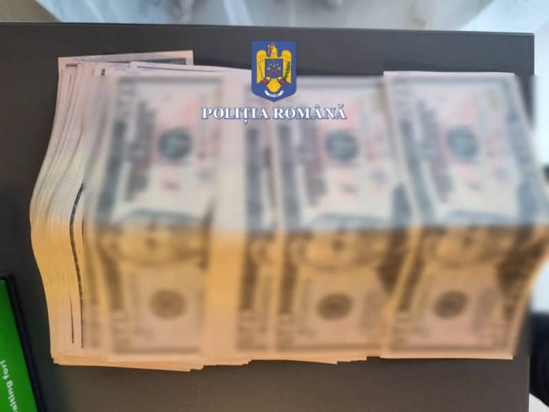 Tânără reținută după ce a furat banii părinților și i-a înlocuit cu bancnote false