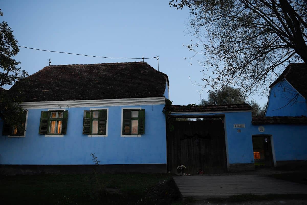 Casa din Viscri a Regelui Charles se redeschide cu o expoziţie de fotografii ale britanicului Barry Lewis
