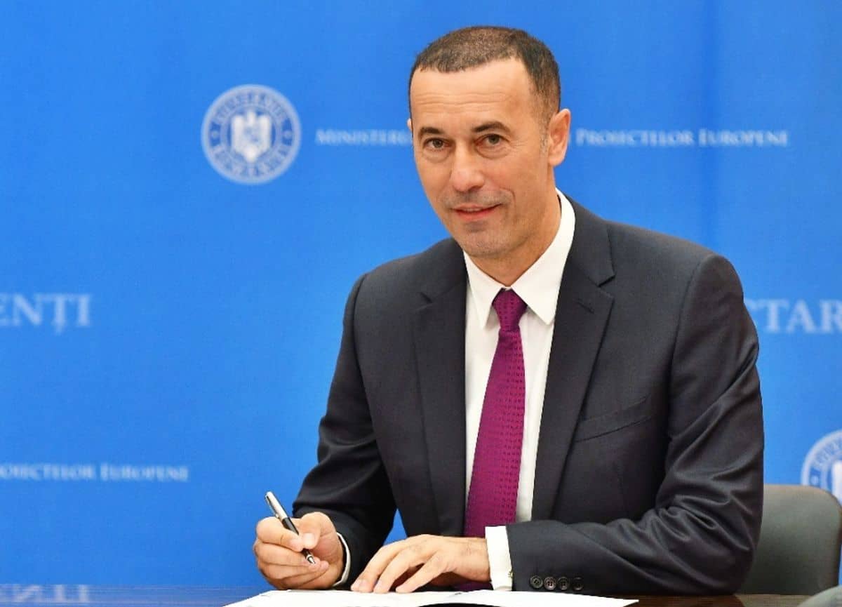 Iulian Dumitrescu candidează pentru un nou mandat de preşedinte al Consiliului Judeţean (CJ) Prahova, deși cercetat sub control judiciar pentru că ar fi luat o mită de 16 milioane de lei. Sursa foto: Consiliul Județean Prahova / Facebook