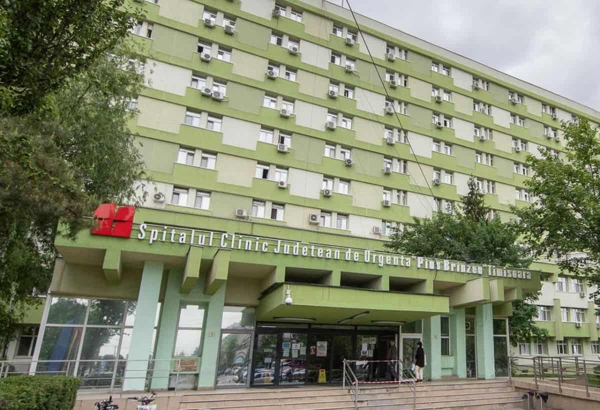Cazul intoxicării de la Colegiul ''C.D. Loga''. 45 de prezentări la serviciile UPU, dintre care 15 internaţi