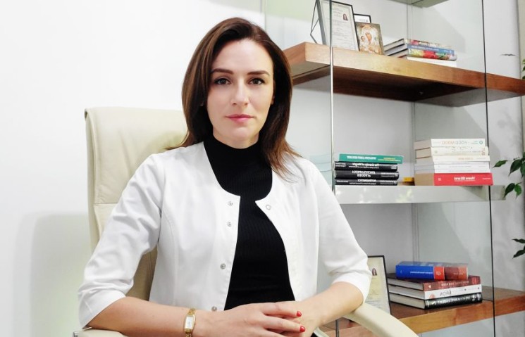 Ce facem cu alimentele care expiră. Sfatul nutriționistului. Se pot folosi alimentele după expirarea termenului de valabilitate sau trebuie să le aruncăm imediat? Doctorul Adina Rusu, nutriționist dietetician, ne-a dat câteva sfaturi.
