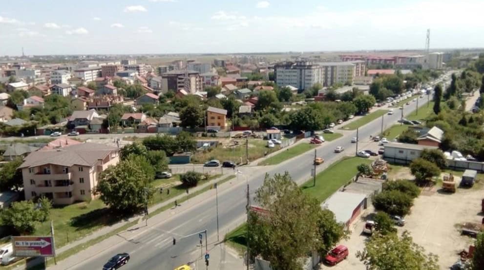 Aglomeraţiile periurbane, o alternativă tot mai căutată. Tendința a început în pandemie, când a crescut numărul persoanelor care s-au mutat în localitățile din jurul marilor orașe.