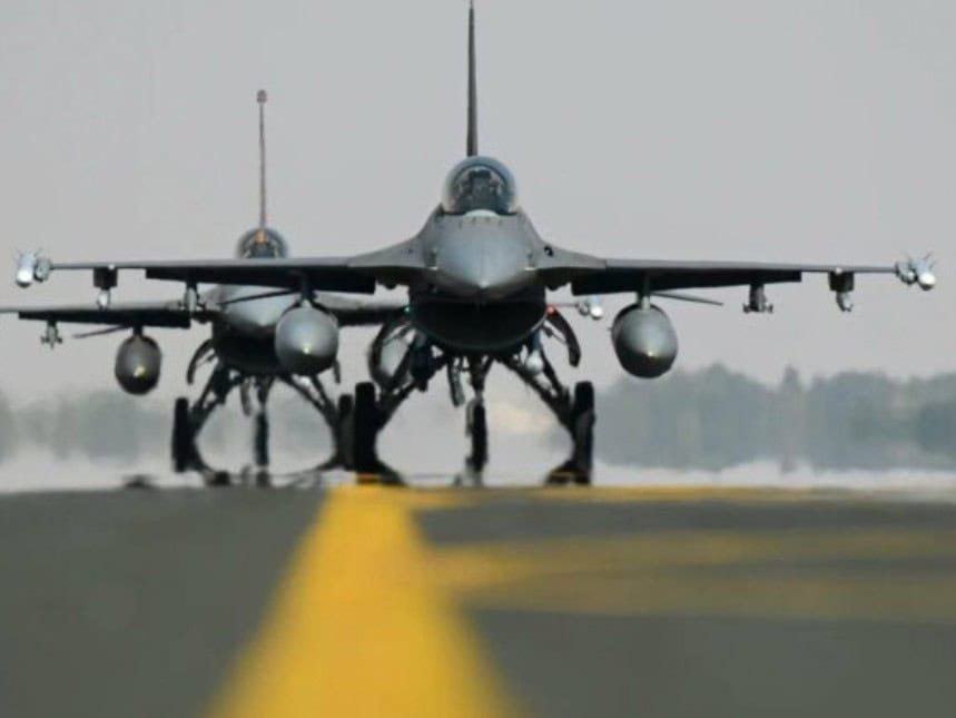 Antrenamentul piloților ucraineni pe avionale F-16 s-a terminat, aceștia se întorc acasa, pas urmat de furnizarea avioanelor F-16 Fighting Falcon Ucrainei.