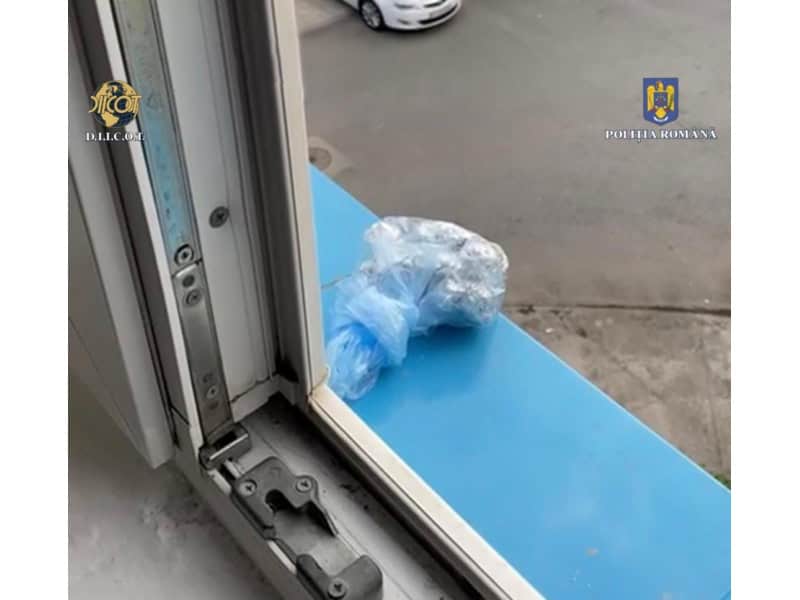 Trafic de minori și proxenetism, coordonate, din închisoare, de un deținut. Alte 3 persoane, reținute pentru trafic de droguri
