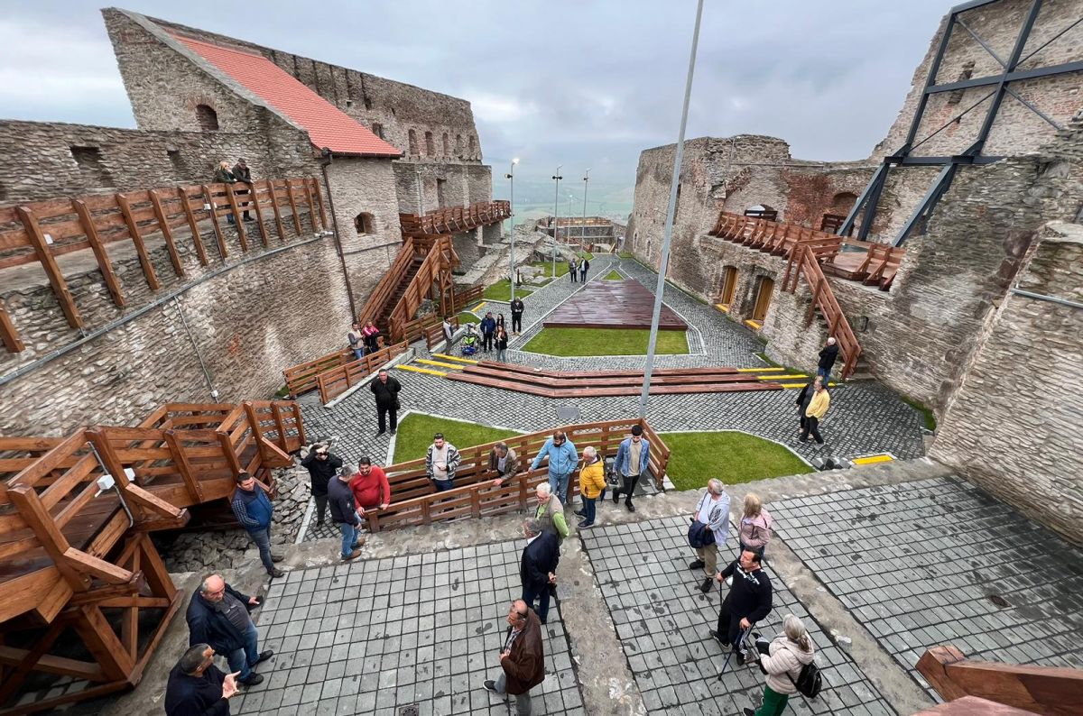 Incinta I a Cetății Deva s-a redeschis pentru public. Monumentul poate fi vizitat integral | FOTO