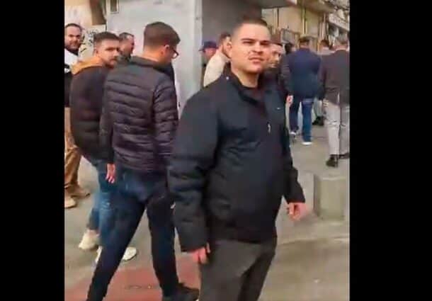 Activistul Marian Ceaușescu, agresat de gărzile de corp ale Gabrielei Firea