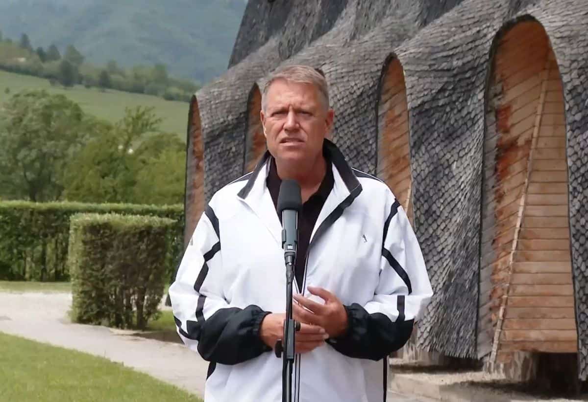 Iohannis: România nu va trimite combatanţi în Ucraina | VIDEO