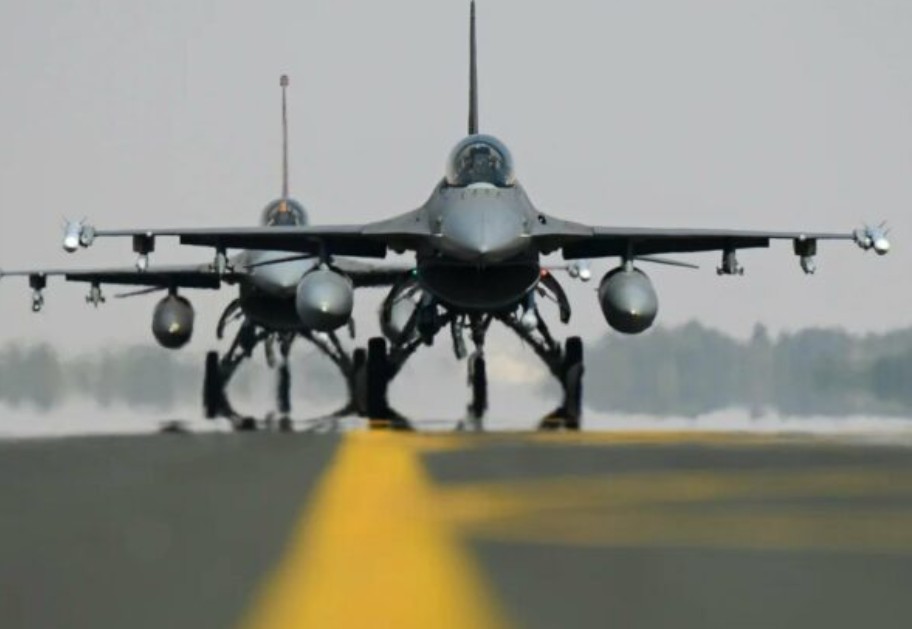 Motivul pentru care nu toate avioanele F-16 furnizate de aliați vor ajunge în Ucraina. Până acum 4 state au confirmat disponibilitatea de a le găzdui.