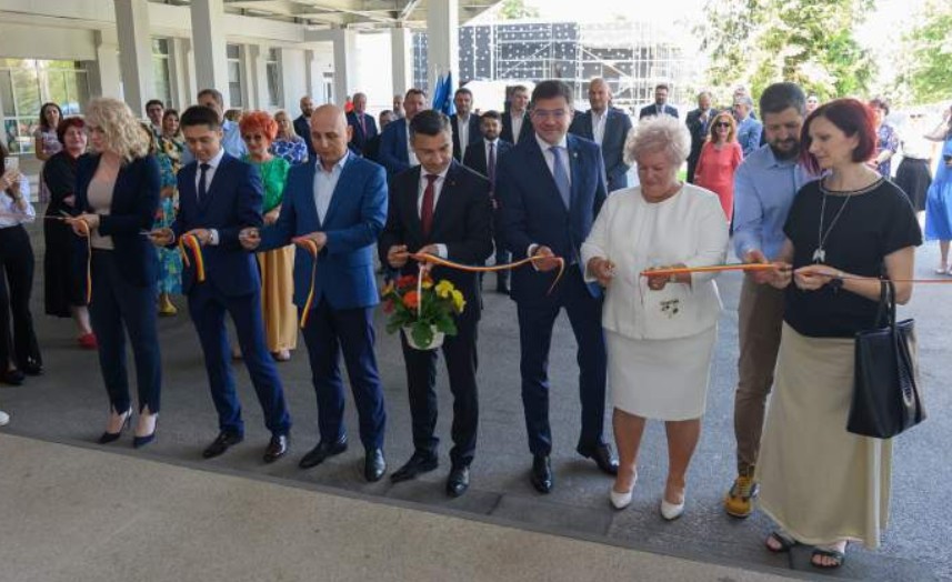 Spital modernizat cu 30 milioane de euro, dar fără curent în rețea. Această situație o întâlnim la Iași, la Spitalul de Copii „Sfânta Maria”, care deși are aparatura necesesară efectuării radiografiilor , aceasta nu poate fi utilizată.