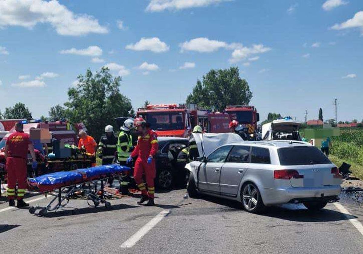 Opt răniţi într-un accident rutier în Satu Mare