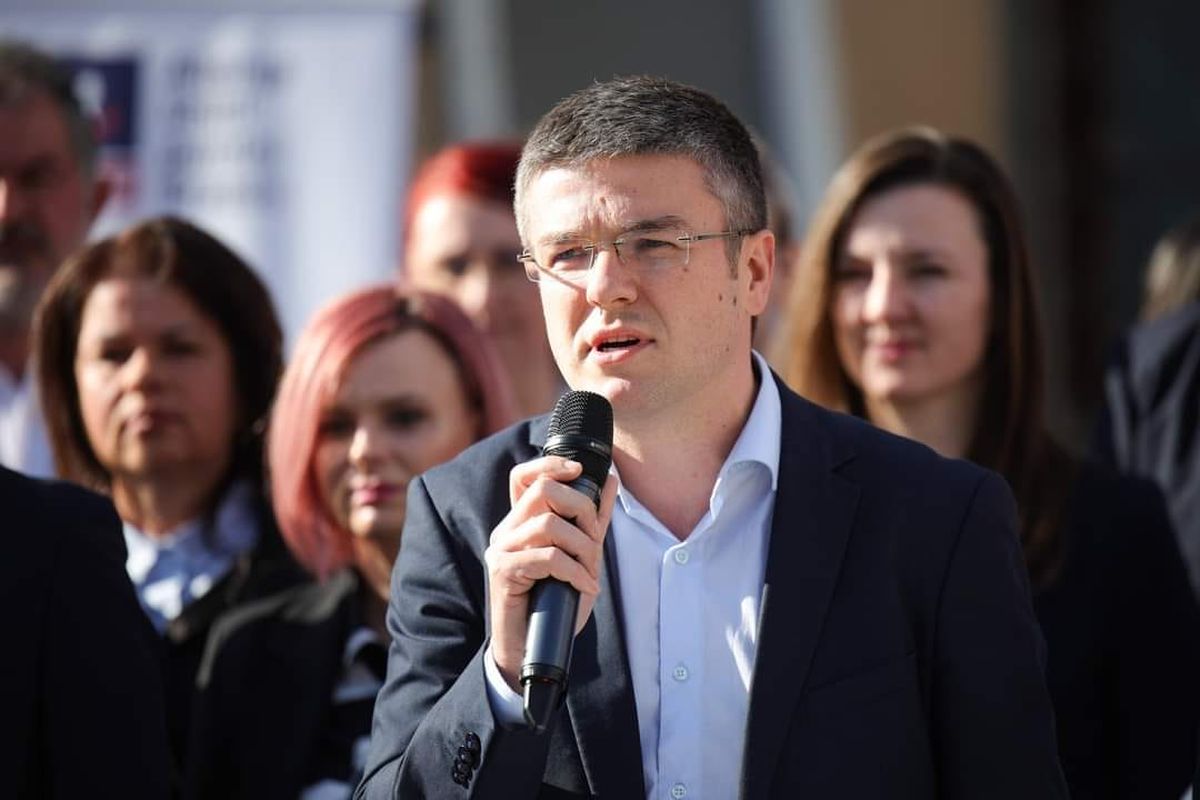 Irineu Darău (USR Braşov): Frauda la alegeri e sistemică. Am recuperat deja 102 voturi într-o secţie