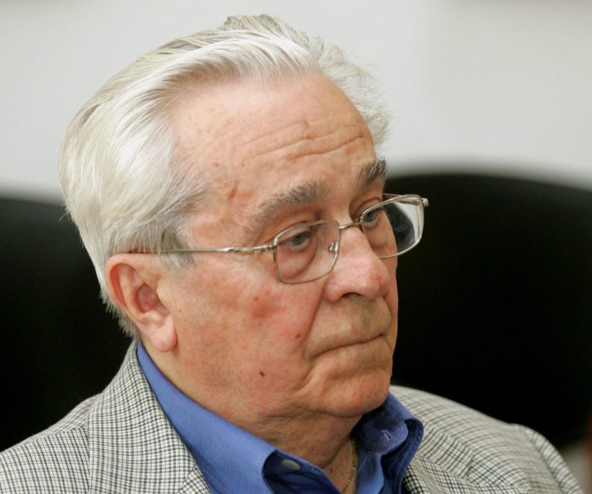 A murit jurnalistul Mircea Carp, una dintre vocile posturilor Radio Europa Liberă și Vocea Americii în timpul comunismului